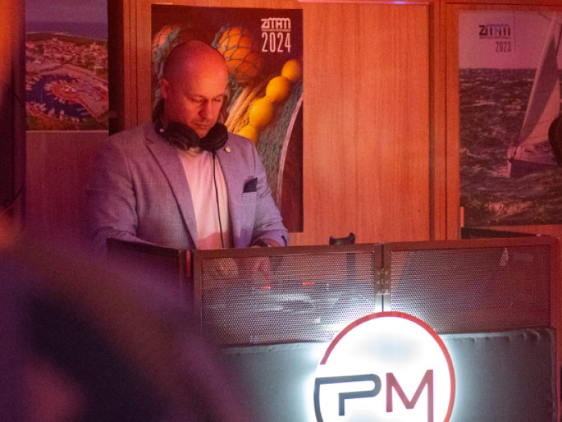 dj-pm-piotr-m zdjęcie prezentacji gdzie wesele