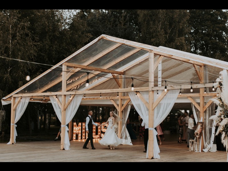 woodland-wedding-sluby-i-wesela-w-plenerze zdjęcie prezentacji gdzie wesele